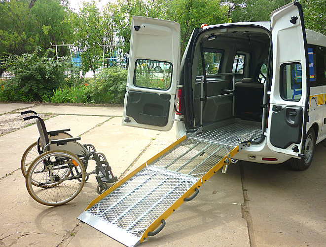 Перевозка инвалидов колясочников Услуги перевозки инвалидов колясочников